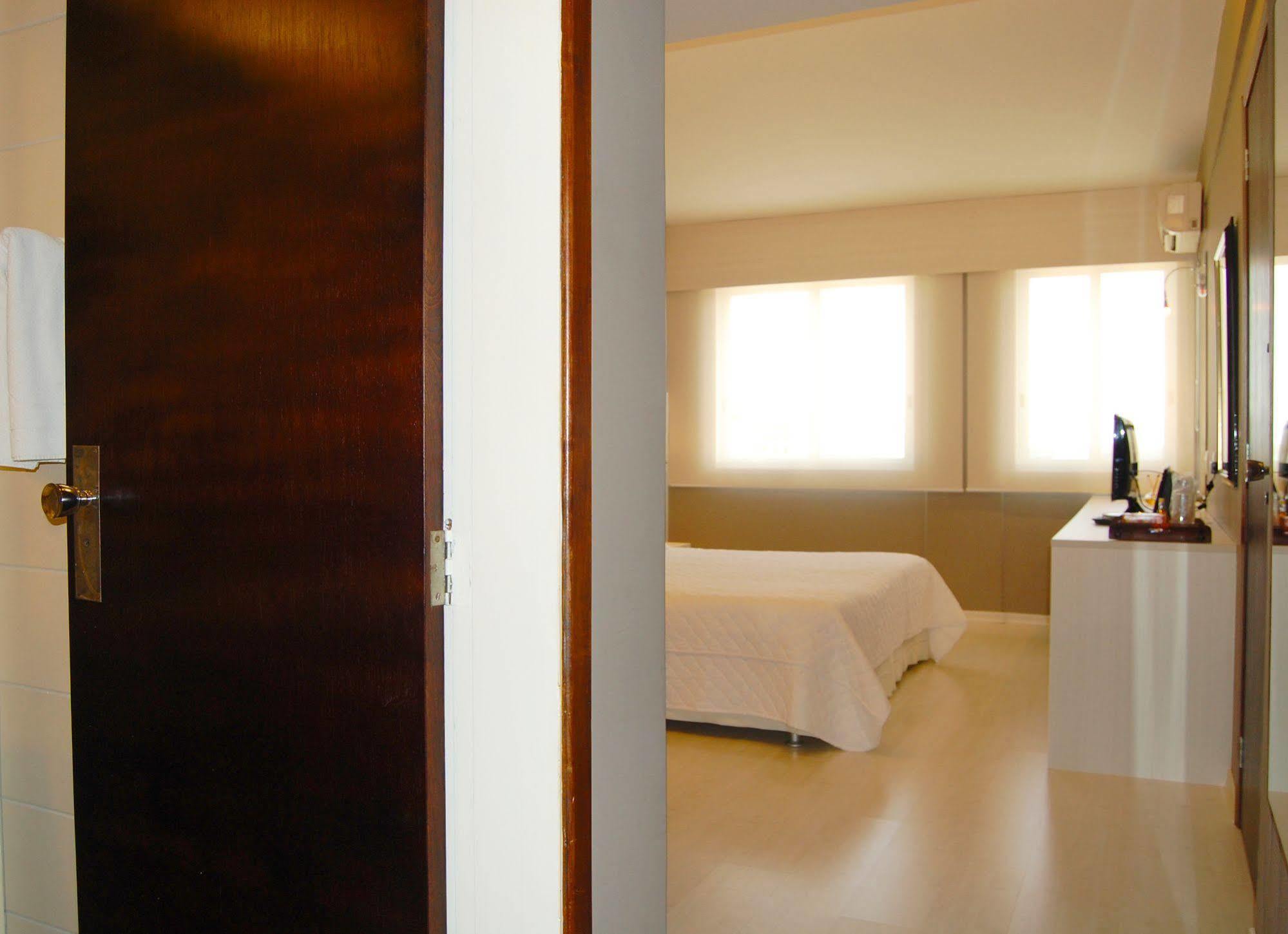 Hotel Manta Pelotas Exterior photo